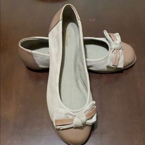 Clarks suede flats with bow.
